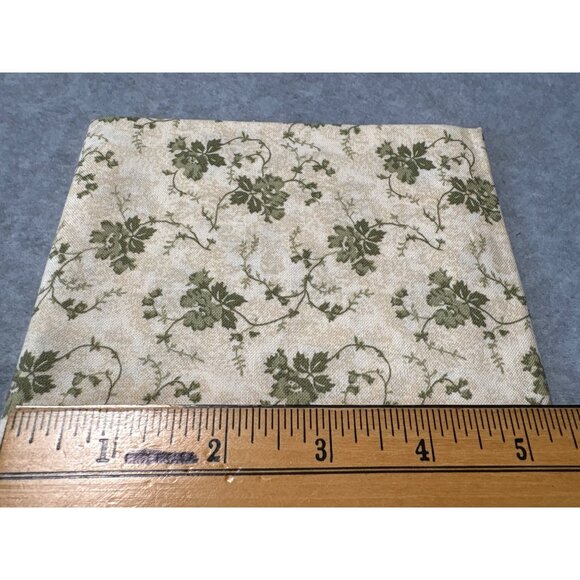 Green Floral Cotton Fat Quarter 18x22 Fabric For Quilting Crafts - Picture 2 of 4